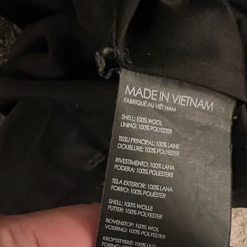 Club Monaco gray coat. - Picture 5 of 8